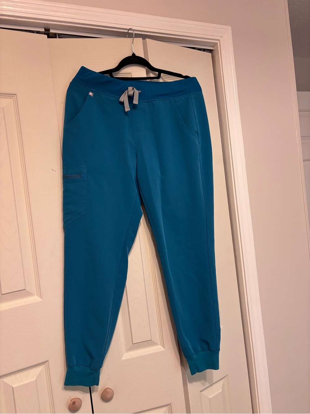 Figs Zamora Joggers and Casma Top Pacific Blue